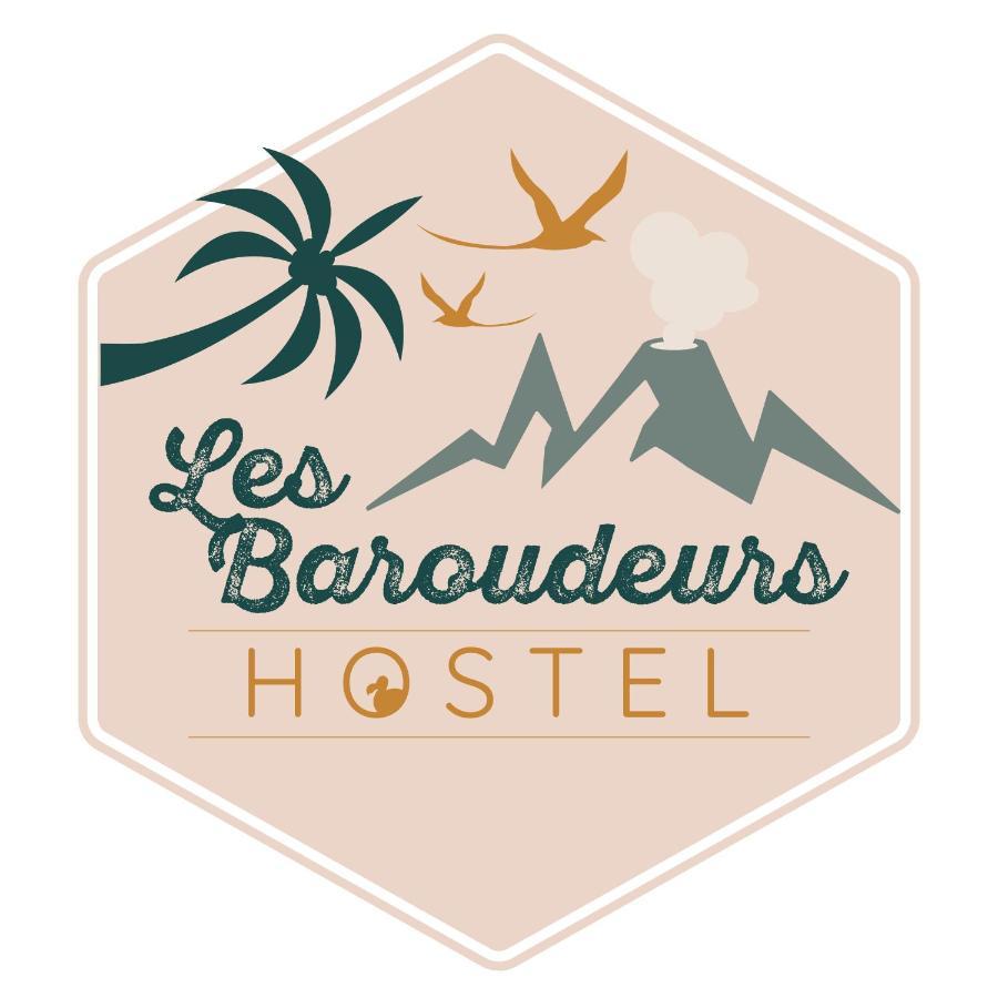 Les Baroudeurs Hostel Saint Pierre Exterior foto